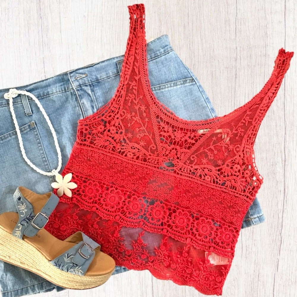 Urban Outfitters "Kimchi Blue" Crochet Lace / Open
Back Tank in coral/salmon- XS